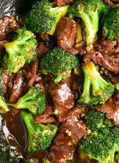 Cozy beef and broccoli dish with tender meat and fresh veggies.