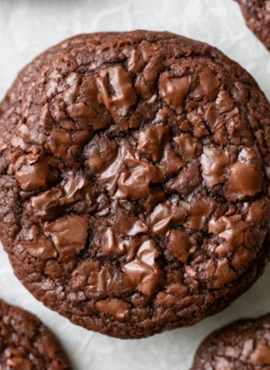 Deliciously baked easy brownie cookies on a cooling rack