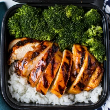 Quick chicken rice meal prep dish ready to serve in a bowl