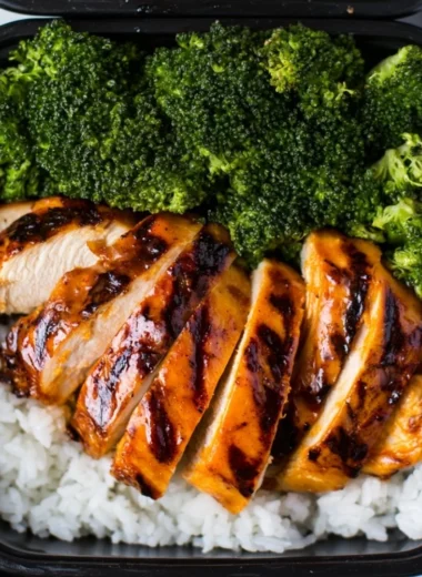 Quick chicken rice meal prep dish ready to serve in a bowl
